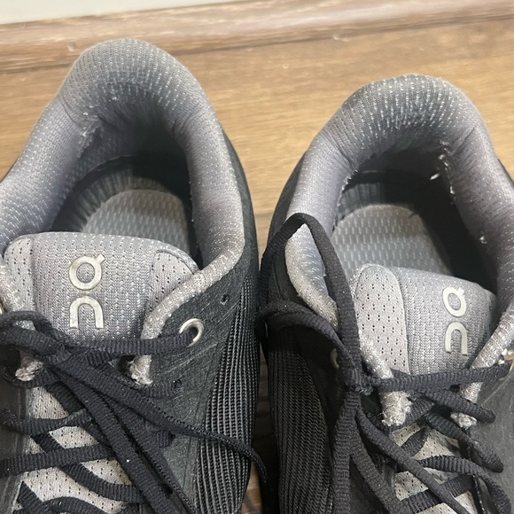 Women's On Running Cloudflyer Sneaker - Picture 4 of 10